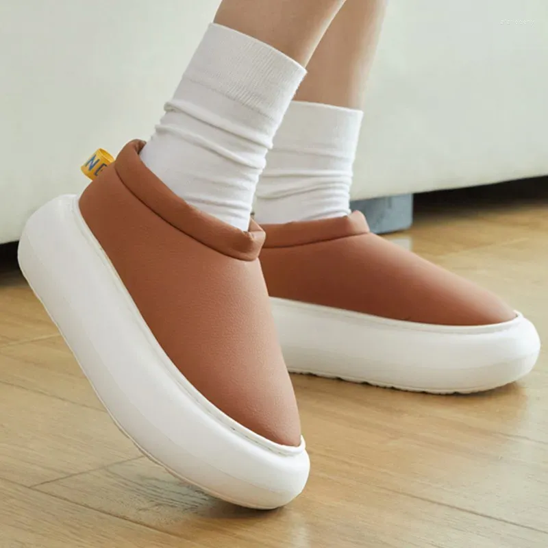 Botas 2024 Inverno Neve Mulheres À Prova D 'Água Ao Ar Livre PU Quente De Pelúcia Homens Sapatos Macios Sola Grossa Fácil Limpar Interior Home Slip-on