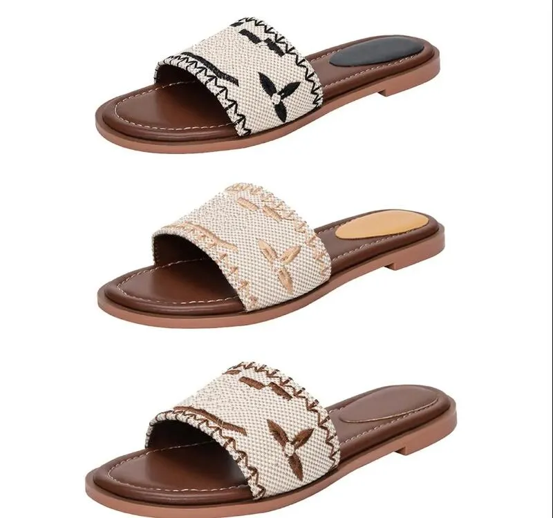 2024 مصمم صندل مسطح الفاخرة النعال الفاخرة للسيدات المطرز الصندل فليب أزياء الوجه Flop Fleop Slipper for Women Summer Beach Slide Low Heel Shoes