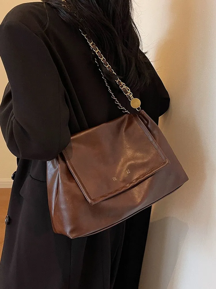 Tasarımcı Çanta Tote Çanta Hop Çantası Aile Omuz Çantası Crossbody Bag Tokalı Kadın Çanta Moda Çantalar Büyük Alışveriş Çantası