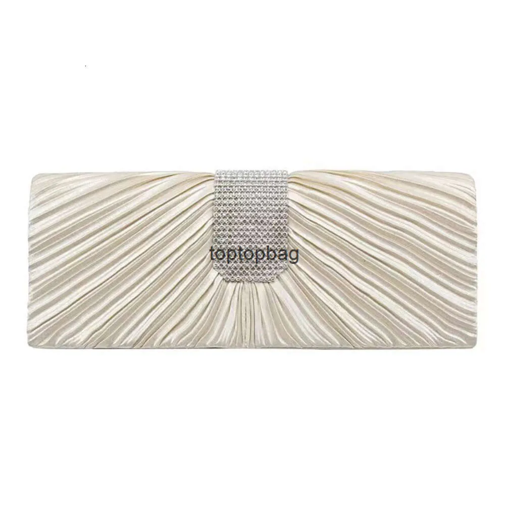 Designer Luxury Fashion Diamond Clutch Påsar Speciellt Inlagd diamant veckad handväska för kvällsgåvor Ta tag i väskor Bankettpåsar Brudväskor