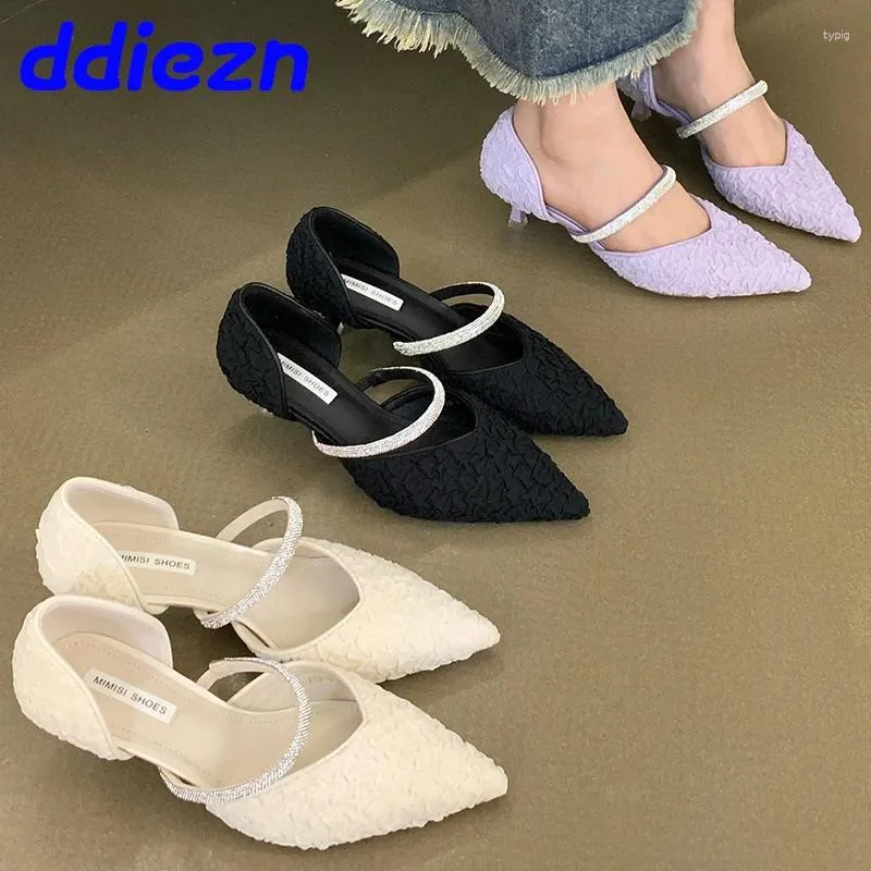 Chaussures de robe peu profondes dames talons pompes 2024 strass féminins bout pointu mode chaussures en soie moyennes femmes diapositives