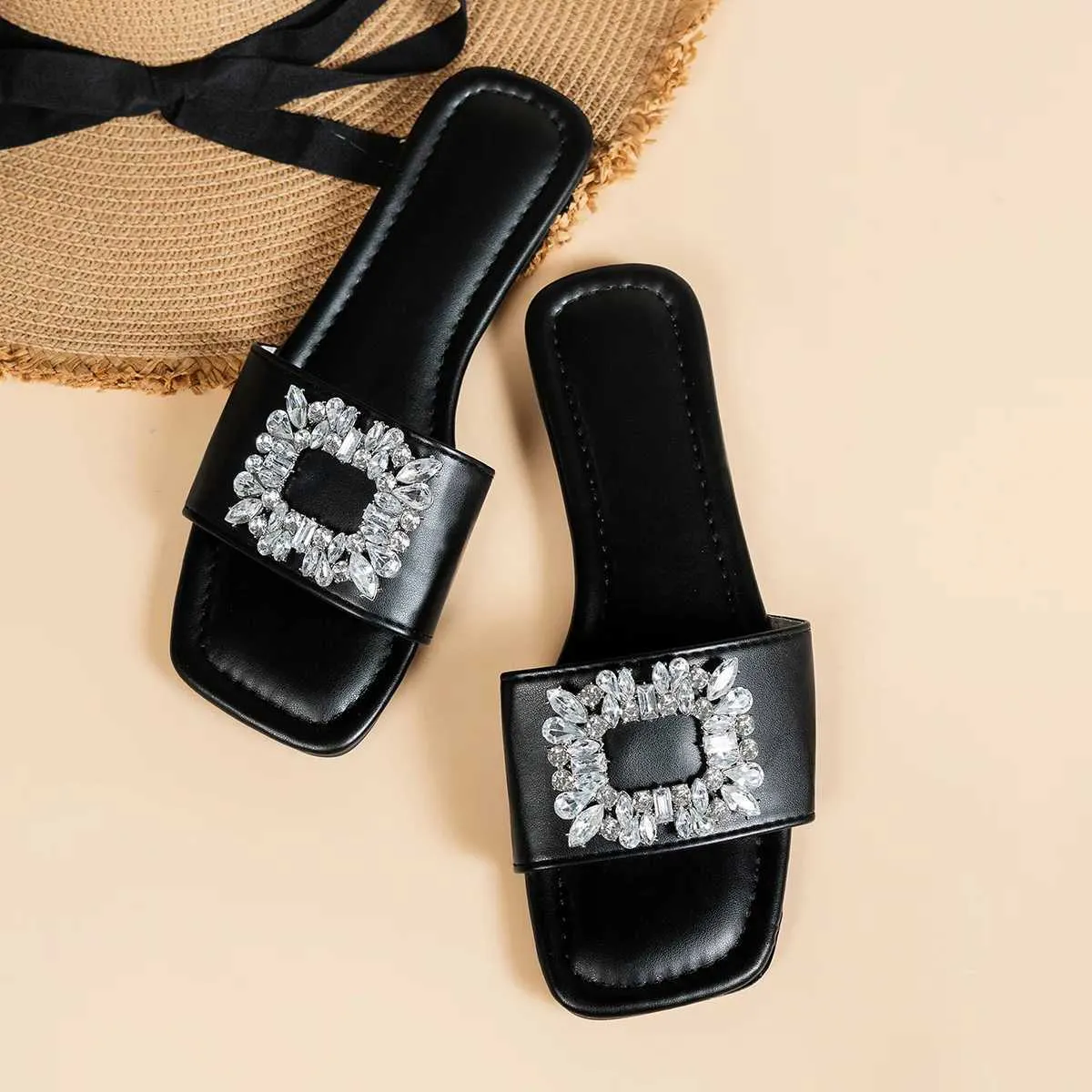 Slippers Women Rhinestone Flat 2024 New Summer Sqare Toe Casual Wome Shoes Indoor Outer Wear Square Buckle Beach Slides Sandals H240328HQEX