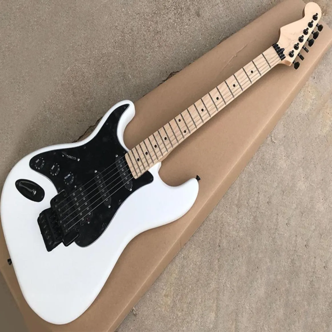 Chitarra elettrica bianca per mancini con tastiera Floyd Rose in acero Battipenna bianco Può essere personalizzato come richiesto8449715