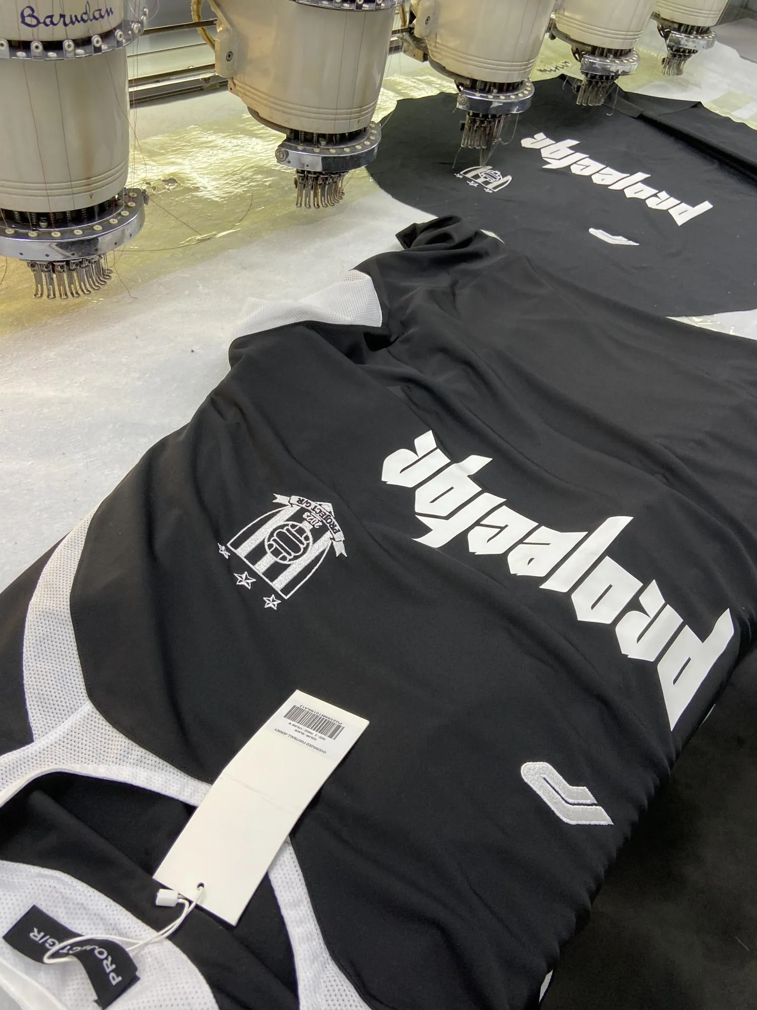 【新作アイテム24'】Hockey Decal Tee HOCKEY × INDY DECAL TEE | 東京のスケートボードショップ・通販