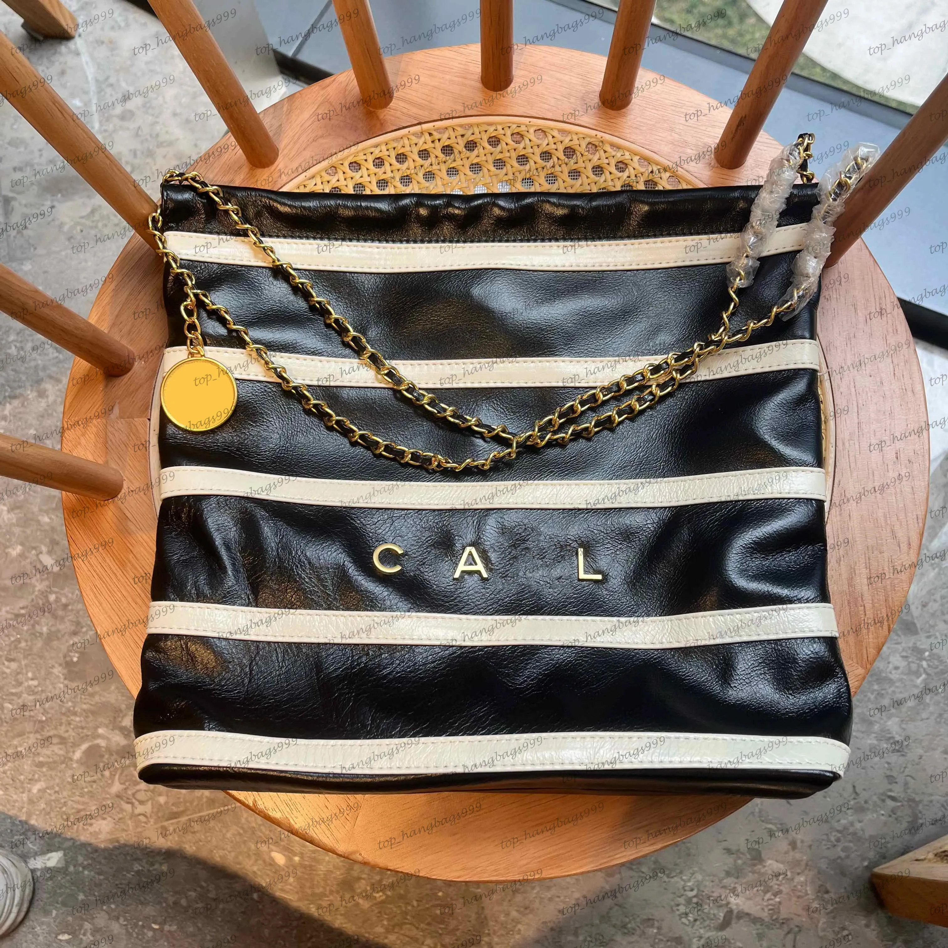 Womens Black Medium 22 Shopping Shoulder Bags Large Capacity Luggage Coin Wallet Pouch Gold Letter White Stripe Underarm Handbags 28X30X7CM