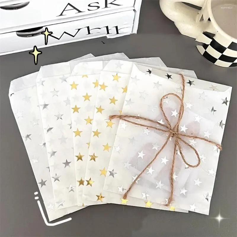 선물 랩 20pcs/set 13x16.5cm 골드 실버 컬러 스타 작은 생일 가방 사탕 종이 카드 저장 가방 용품