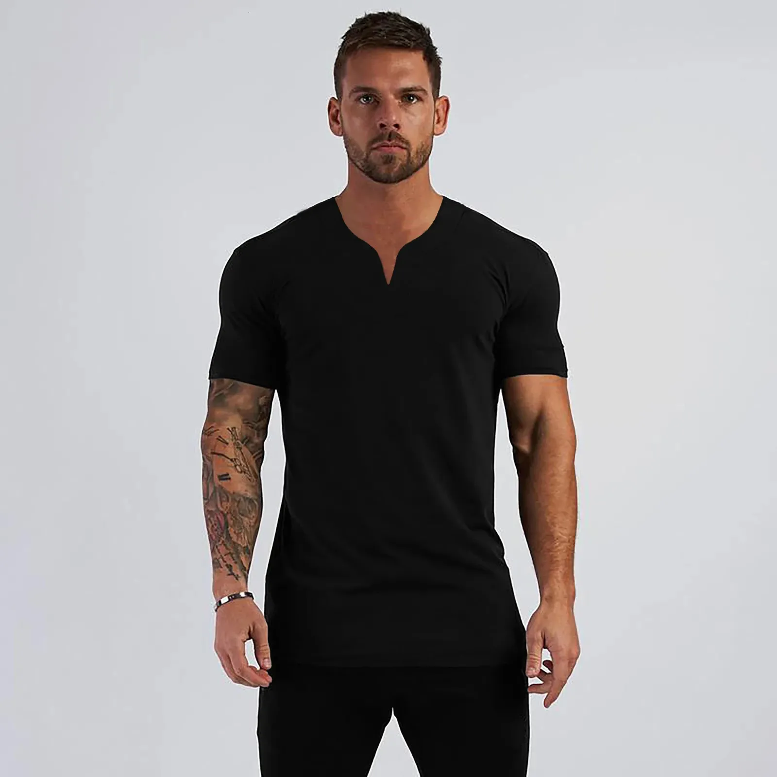 Letnie przyjazdy v szyja Mężczyźni z krótkim rękawem T Shirt Slim Fit Fashion Tshirt Chudy Casual Gym Fitness 240321