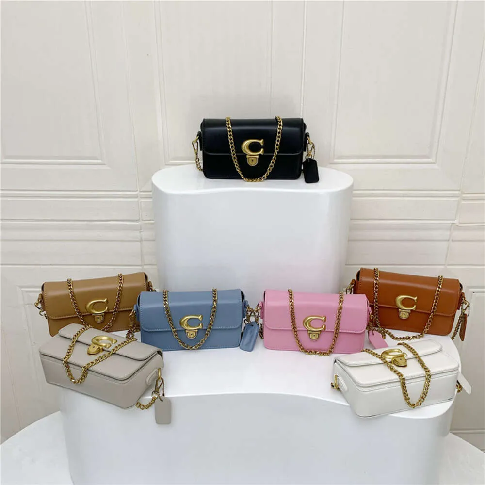 DHgate Womens Small Fragrant Style Light Luxury Fashion Crossbody Versatile Bag 75 Factory Wholesale Bags Luggage Accessories