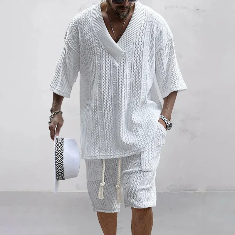 Ensemble de shorts décontractés d'été tricoté deux pièces vêtements pour hommes col en V T-shirt à manches courtes et shorts streetwear tenues en tricot 240325