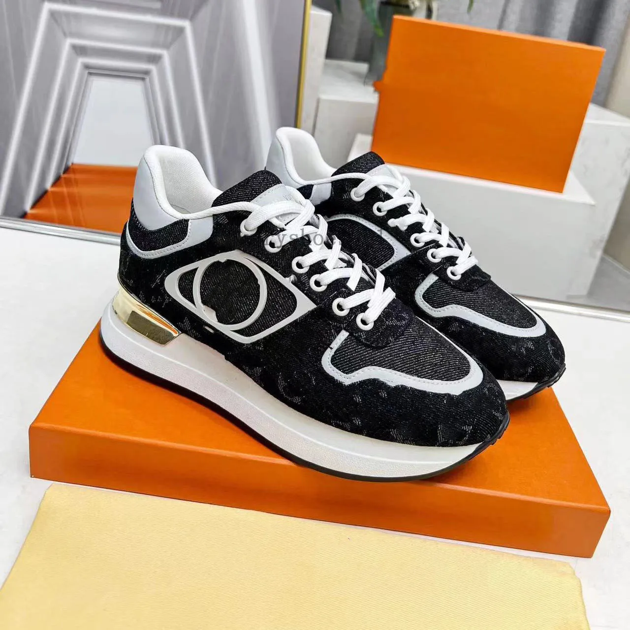 Nieuwe Run Away Sneakers Designer Dames Casual Schoenen Klassiekers Vrije tijd Sport Trainer Mode Charlie Sneaker Luxe Leer Mesh Outdoor Schoenmaat 35-41 3.20 19