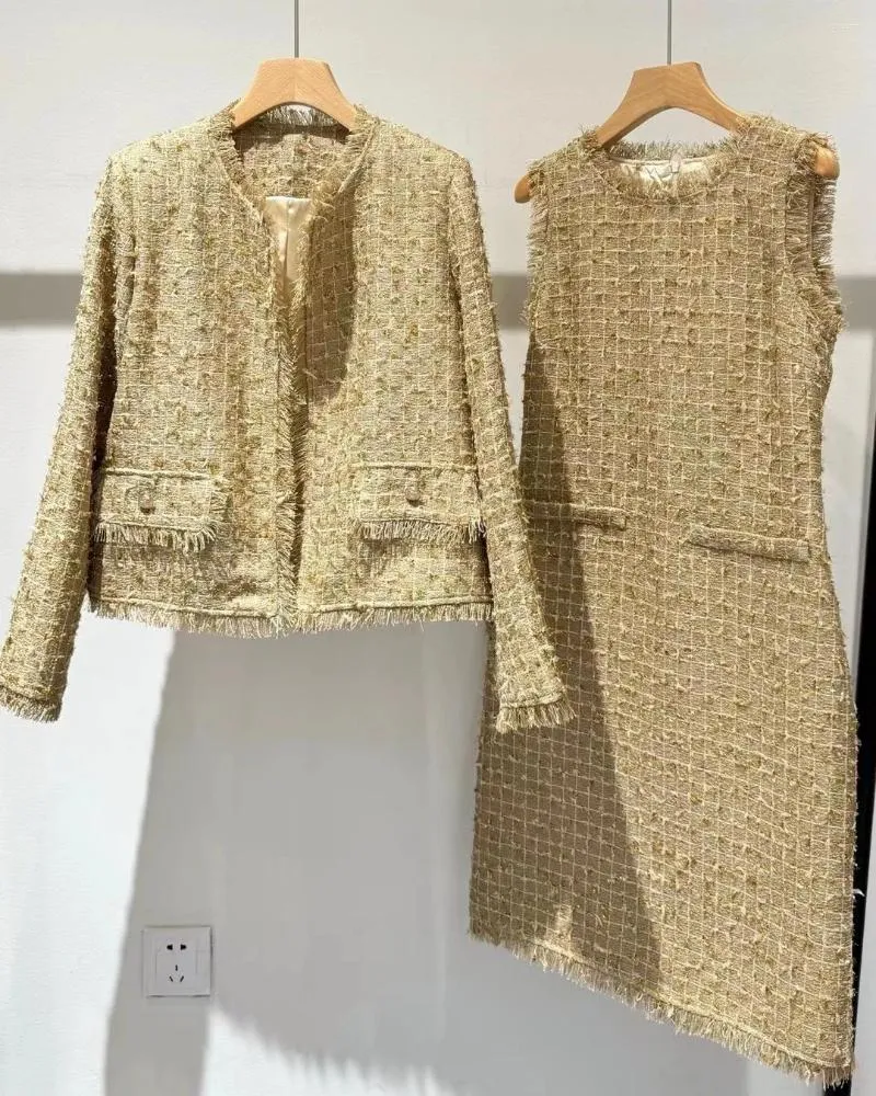 Robes de travail 2024 printemps/été fil d'or tissé gland manteau col rond débardeur robe Midi femme deux pièces ensemble de vêtements