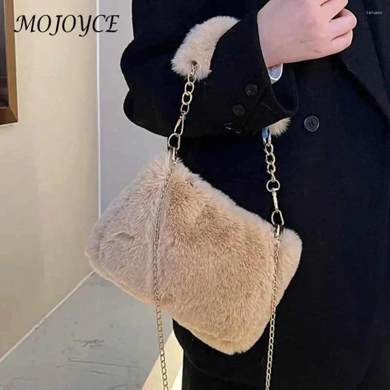 Axelväskor kvinnor plysch på handväska casual fuzzy crossbody väska mångsidig päls satchel mjuk söt höst vinter kvinnlig handväska