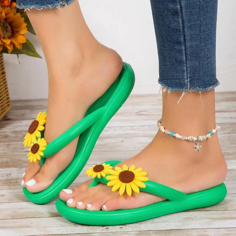 Tofflor kvinnor mjuka sommar flip flower blommor strand sandaler plattform thongs söta utomhus platt chaussures femme