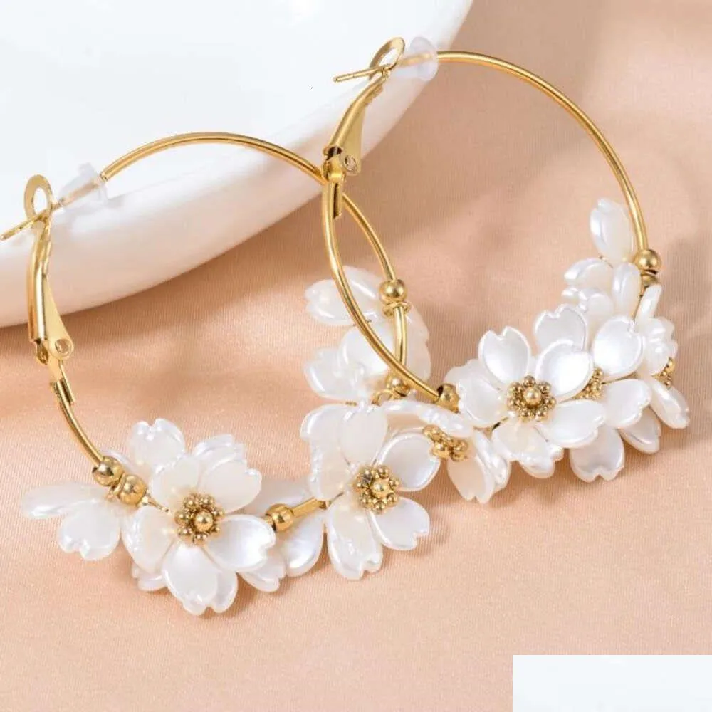 Boucles d'oreilles créoles pliées acrylique fleur blanche en acier inoxydable rond charmant doux floral camélia filles oreille bijoux cadeau top drop d otmvg