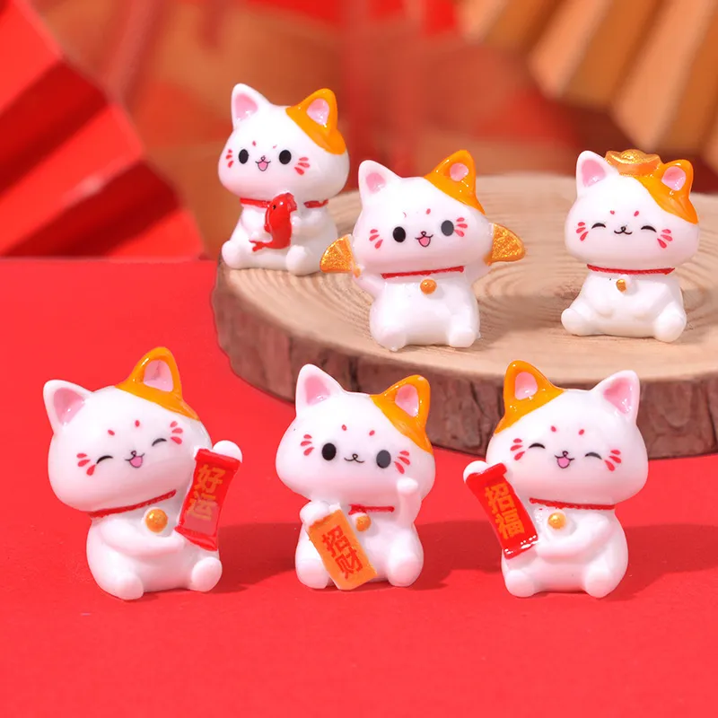 Resin Mini Cute Fortune Cat Figurine Maneki Neko 3D Miniature Micro Landscape Home Cake Decoration Car