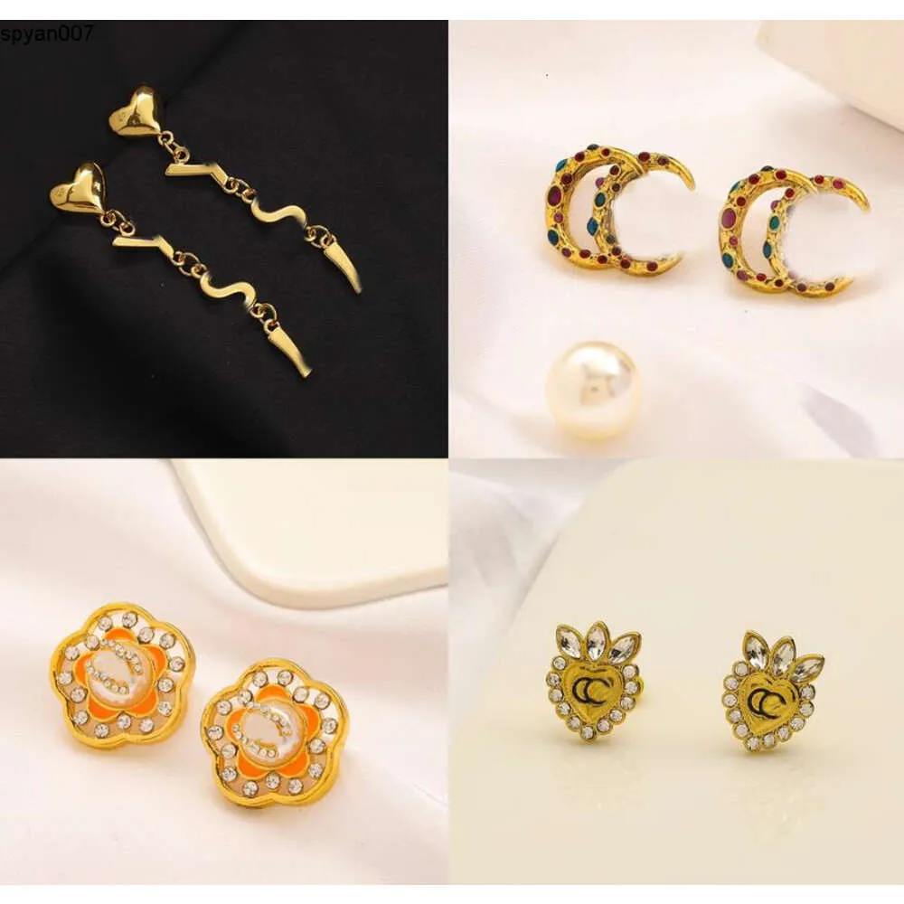 Złote kobiety listu marki kolczyki nierdzewne Pearl Crystal Rhinestone Fashion Biżuteria