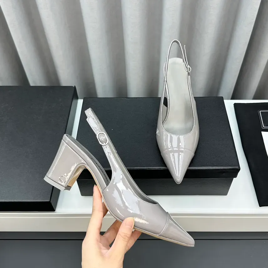 2024 sandali nuovo stilista delle donne sandalo tacchi scarpe eleganti cursori di alta qualità scarpe da sera firmate sandali a punta tacco quadrato scarpe da donna sexy