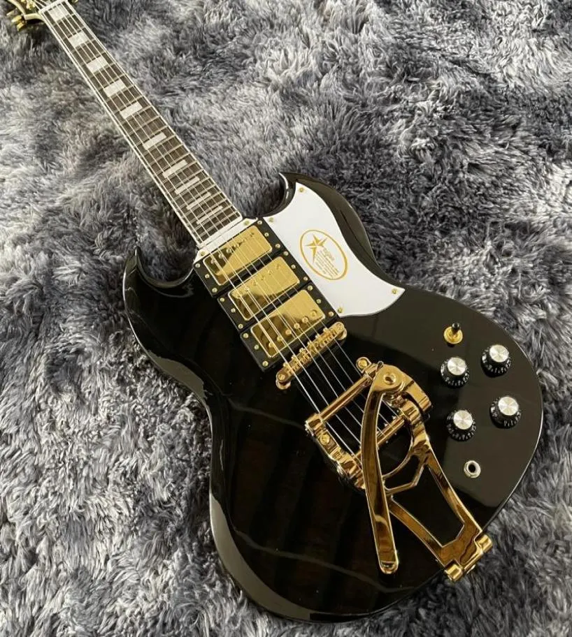 نادر مزدوج Cutaway Gloss Black SG Guitar Electric Guitar 3 Humbuckers Pickups Bigs Tremolo Bridge Gold Hardware Logo White Pickg9473