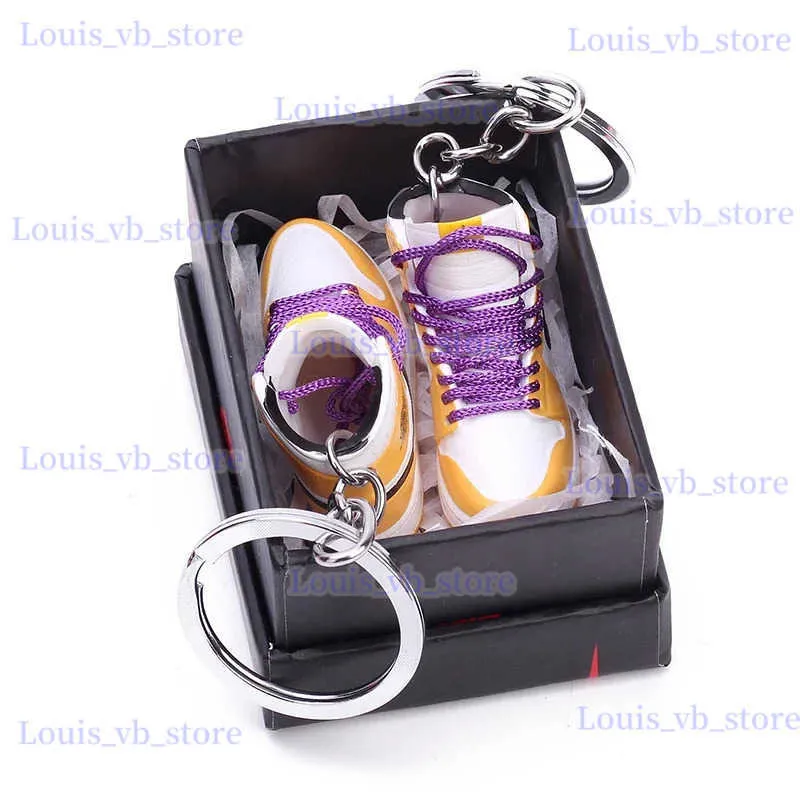Keychains Lanyards Ett par med Box 3D Mini Sneakers Key Chain Sports Shoes Souvenir bil Keychain Mobiltelefon Nyckel Pendant Model Exquisite Gift T240330