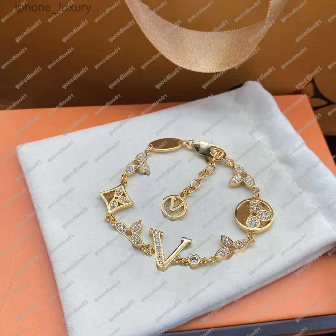 Beaded 2023 luxury designer elegant fashion womens letter pendant gold bracelet wedding necklace special design jewelry top quality chain