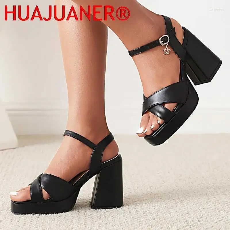 Sandálias elegantes mulheres 2024 sapatos de verão plataforma casual preto branco salto grosso gladiador sandália senhoras chinelos tamanho grande