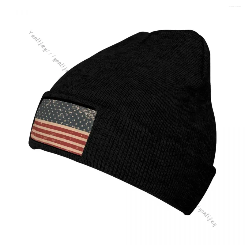 Baskenmütze, Strickmütze für Männer und Frauen, patriotische amerikanische Flagge, Grunge-Hintergrund, dicke Wintermütze
