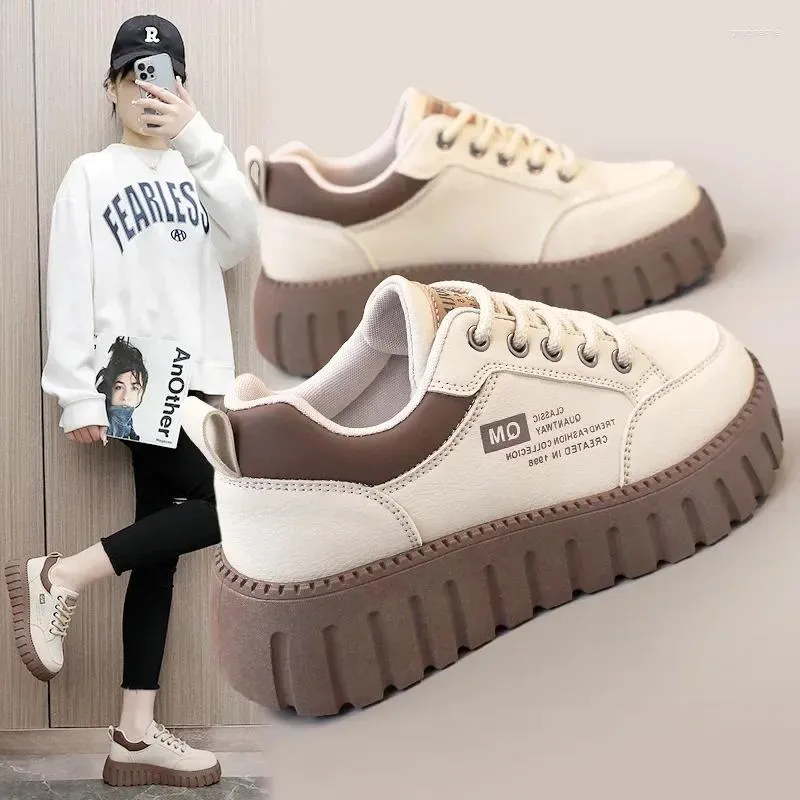 Casual Shoes 2024 Spring and Summer höjda brädet Flatform Sole Wearable Street Pography Trendy Simple Women's