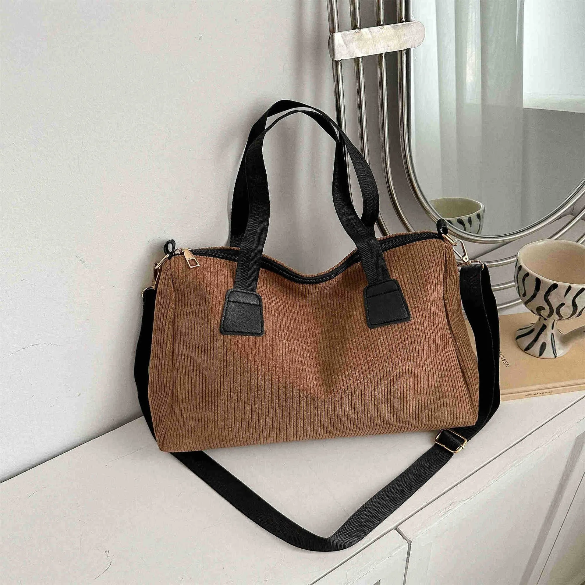 DHgate Corduroy Weekender Travel Duffle Bag with Genuine Leather Handles and Adjustable Shoulder Strap for Men and Women Bags Luggage Accessories