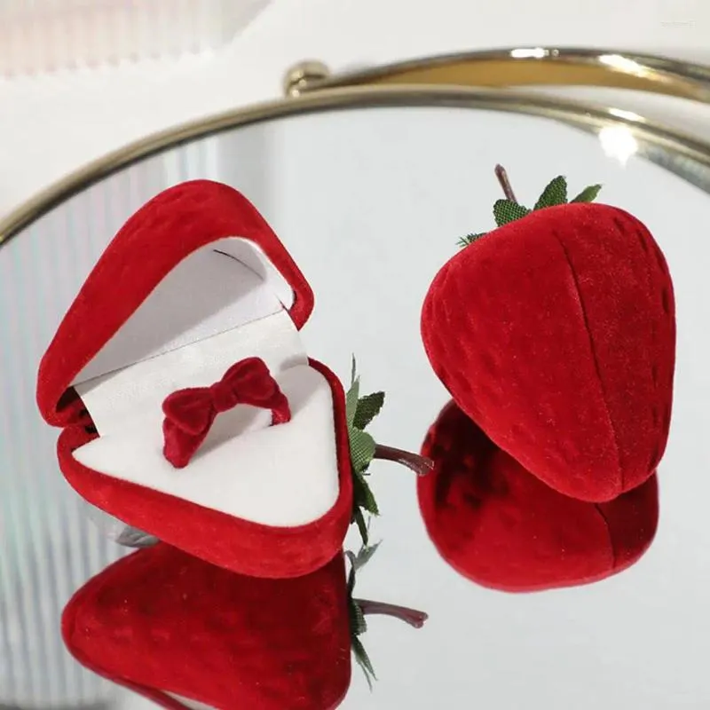 Cadeau Wrap Boîte de bague de fraise en forme de stockage de bijoux avec doublure douce pour boucles d'oreilles bagues exquises