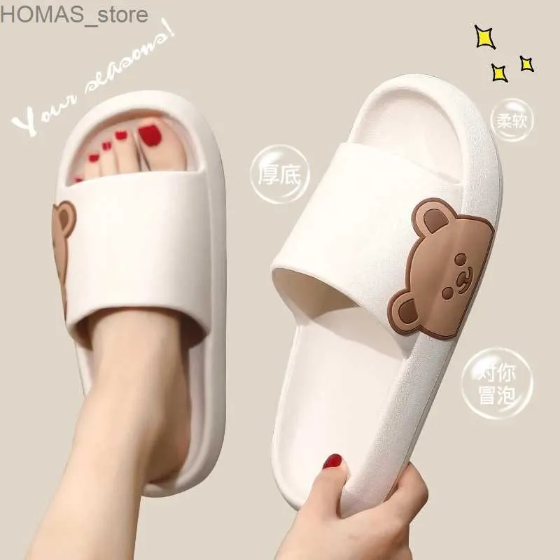 Hemskor 2023 Summer Womens tofflor Par Sandaler Beach Slides Cartoon Bear Flip Flops Mens Tjock Sole inomhus Badrum Antislipskor Y240401