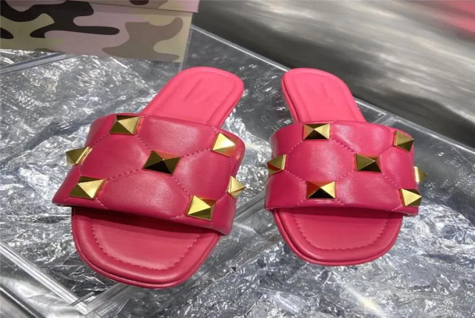 2021 Womens Designer Shoes Luxury Slippers Slide Summer Fashion Wide Bottom Flat Slippers Nail Sandals Flip Flops Storlek 36407234405