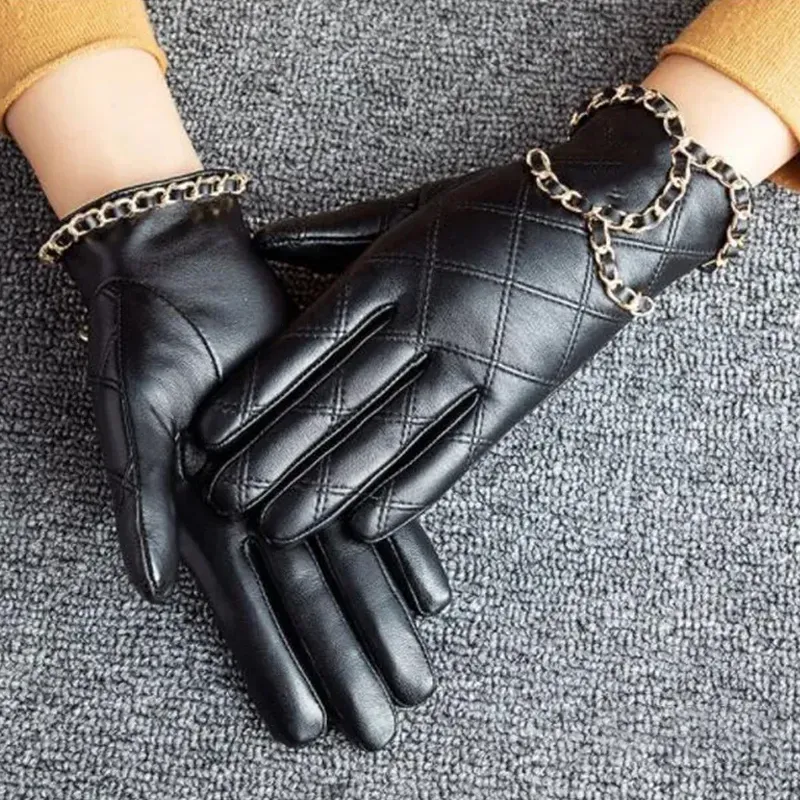 Gloves Designer leather fivefinger gloves Women's sheepskin motorcycle gloves New fall luxury brand gloves