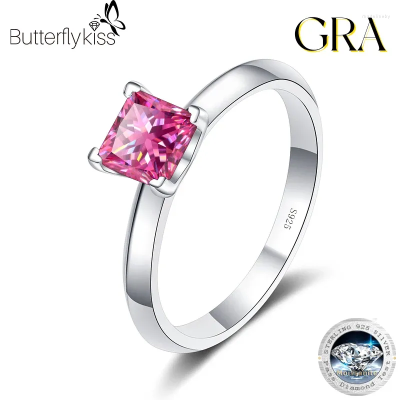 Anelli a grappolo Butterflykiss 1/2 CT Anello solitario Moissanite taglio principessa per donna Fascia in argento sterling S925 incolore di alta qualità GRA