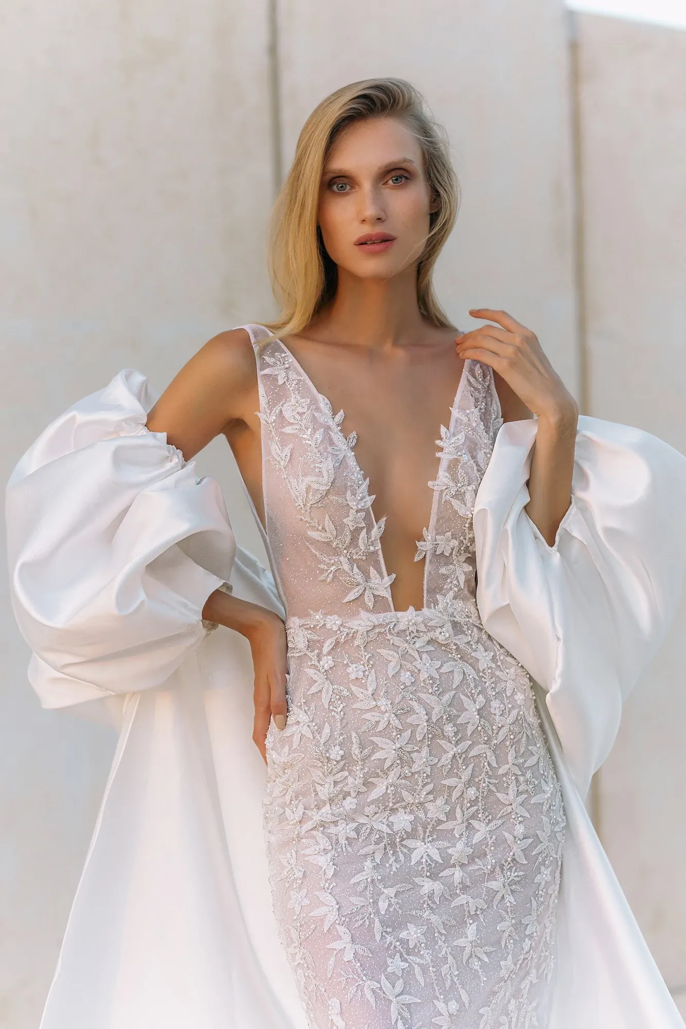 Langer Zug Hochzeit Cape Jacket Mikado Satin Puffy Sleeved Braut