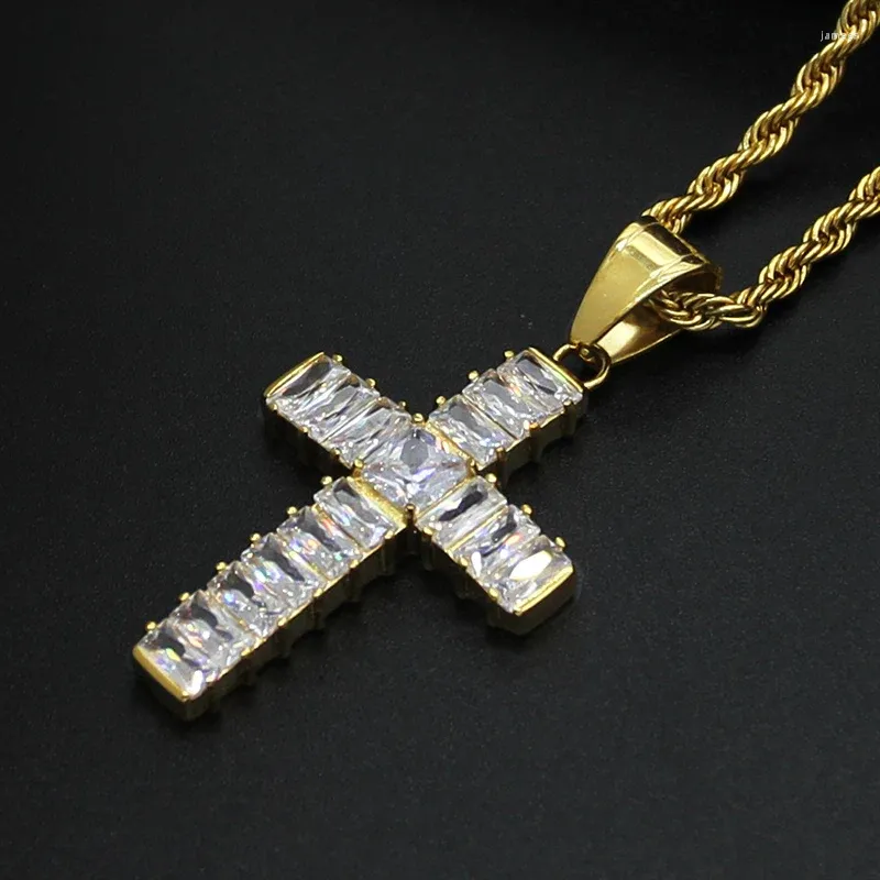 Collane con ciondolo Hip Hop CZ Pietra pavimentata Bling Iced Out Colore oro Titanio Acciaio inossidabile Collana con pendenti croce per uomo Gioielli rapper