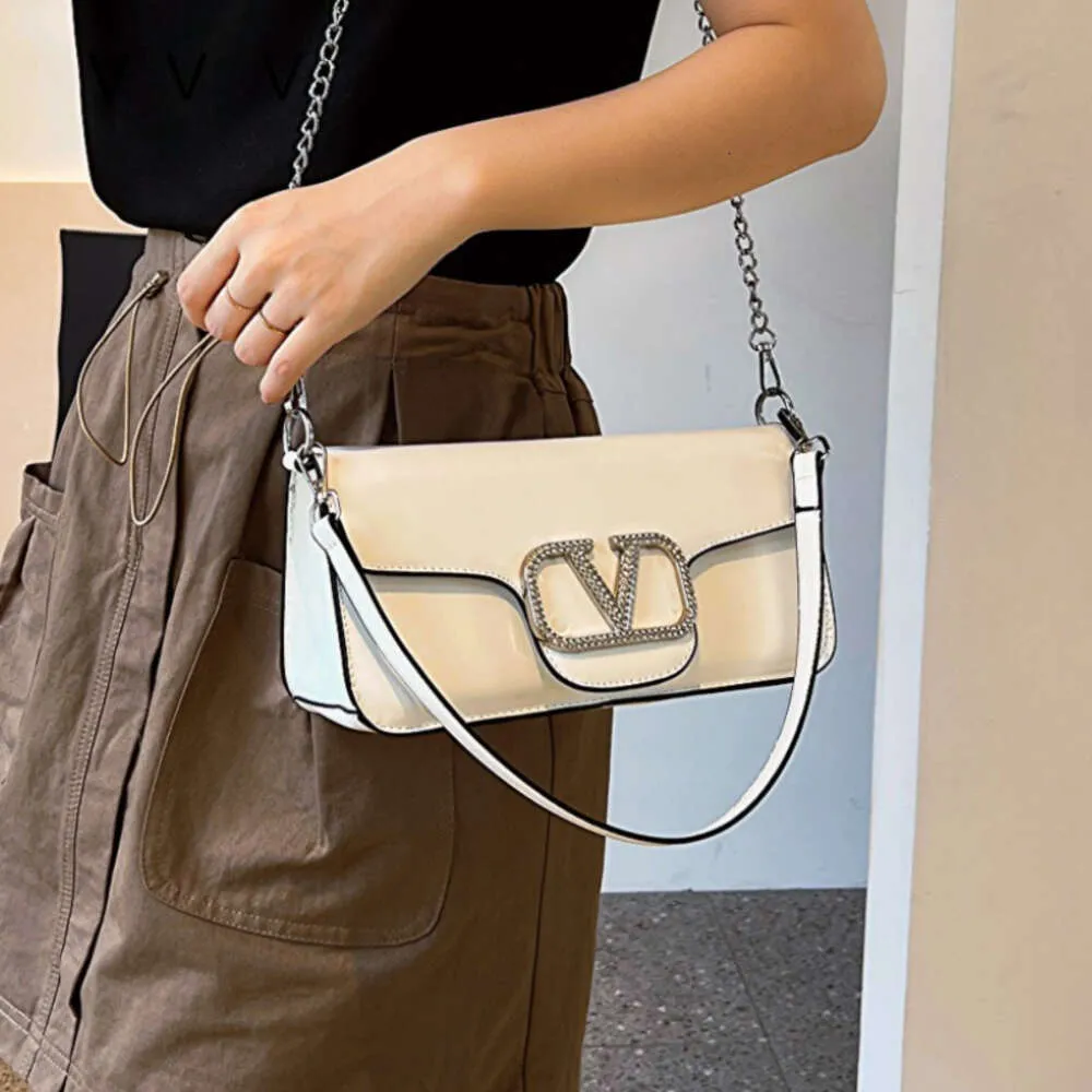 Clutch Bag 70% Fashion Designer Fashion Bag Womens New Trendy and Advanced Small Square Temperament One Shoulder Chain Solid Color Crossbody Bags Bag