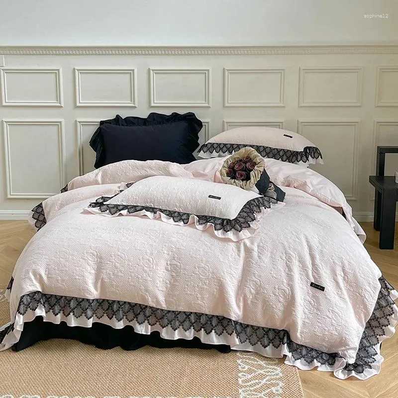 Bedding Sets Vintage French Pink Cotton Set Rose Quilted Embroidery Duvet Cover Black Ruffles Bedskirt Bedspread Pillowcases