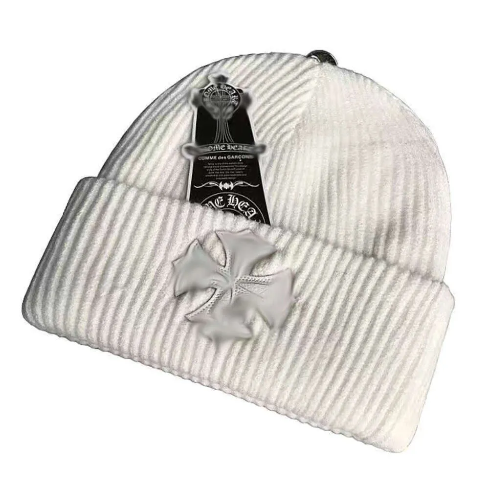 Chapeau de luxe Designer Bonnet Bonnet d'hiver Hommes Femmes Chapeaux Marque Chr Bonnet Chaud Sanskrit Horseshoe Hearts Headgear Casquette Femme Laine Cachemire Bonnets Tricotés 1LEI