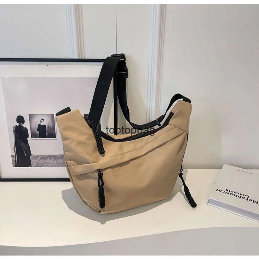 Sacs fourre-tout de luxe de styliste, sac à bandoulière de grande capacité pour femmes, nouvelle collection automne-hiver décontractée polyvalente, sac fourre-tout coréen sous les aisselles, 2023