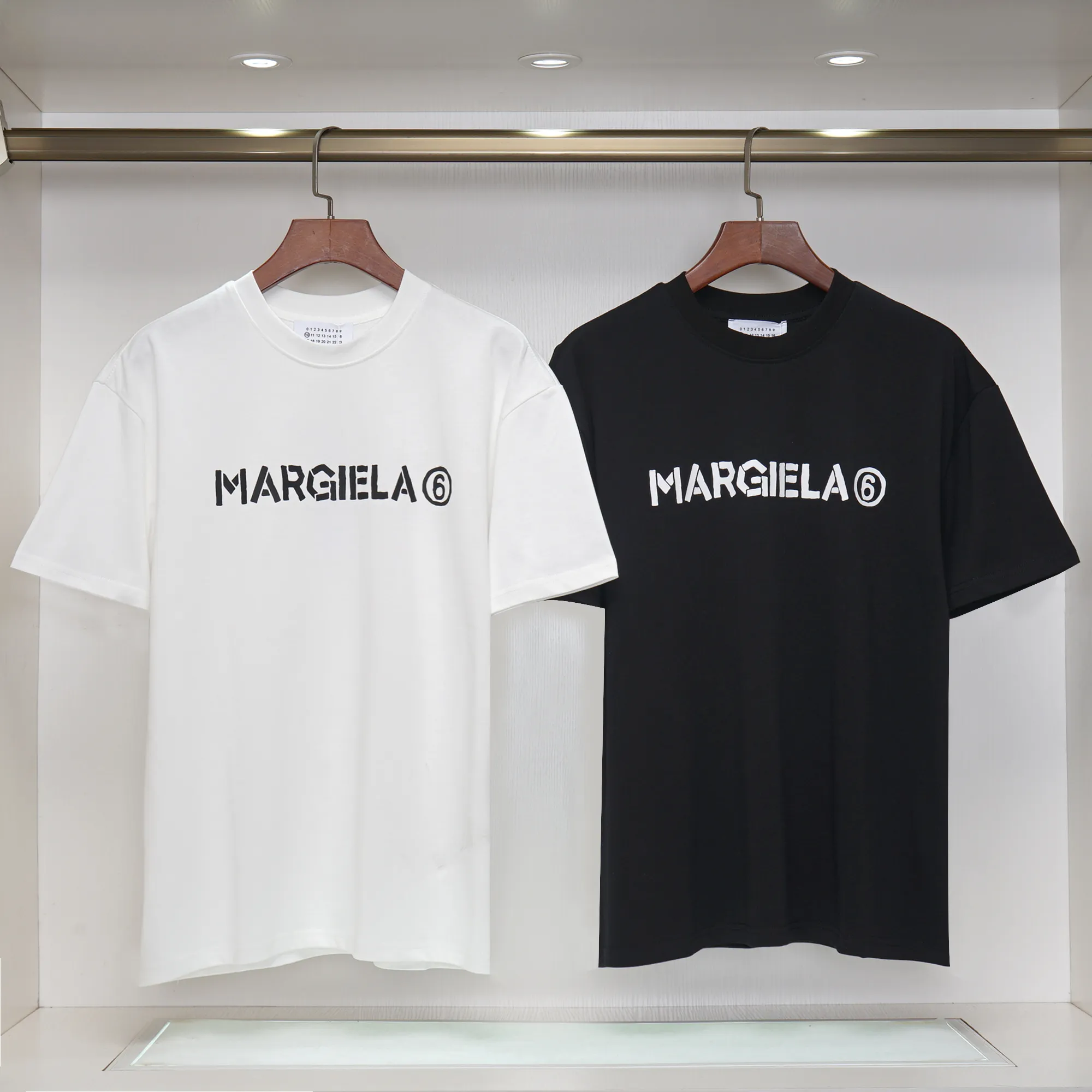 Mens T-shirt French Designer Luxury Brand Margiela Pullover Short Sleeve Figure Print 100% Cotton Top Quality Loose Casual Sports Plus Size Mens S-2xl