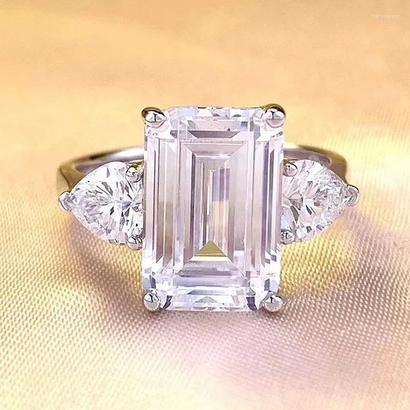 Bagues de cluster 2024 S925 Silver Emerald Cut Bague rectangulaire Mode polyvalente