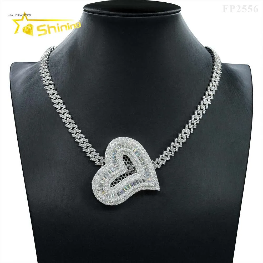 Anpassad hiphop smycken Big Heart Charm Baguette Diamond Sterling Sier Iced Out Moissanite Pendant