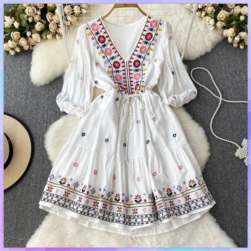 Casual Dresses Spring Autumn Women's Dress Retro Bohemian broderad blomma V-ringning Lantern Sleeve High midje veckade kvinnliga vestidos