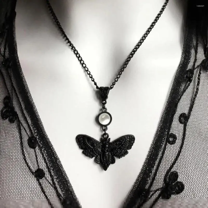 Pendentif Colliers Gothique Black Moth Collier pour Femmes Homme Pagan Sorcière Bijoux Accessoires Cadeau Mode Moonstone Effrayant Squelette Charme