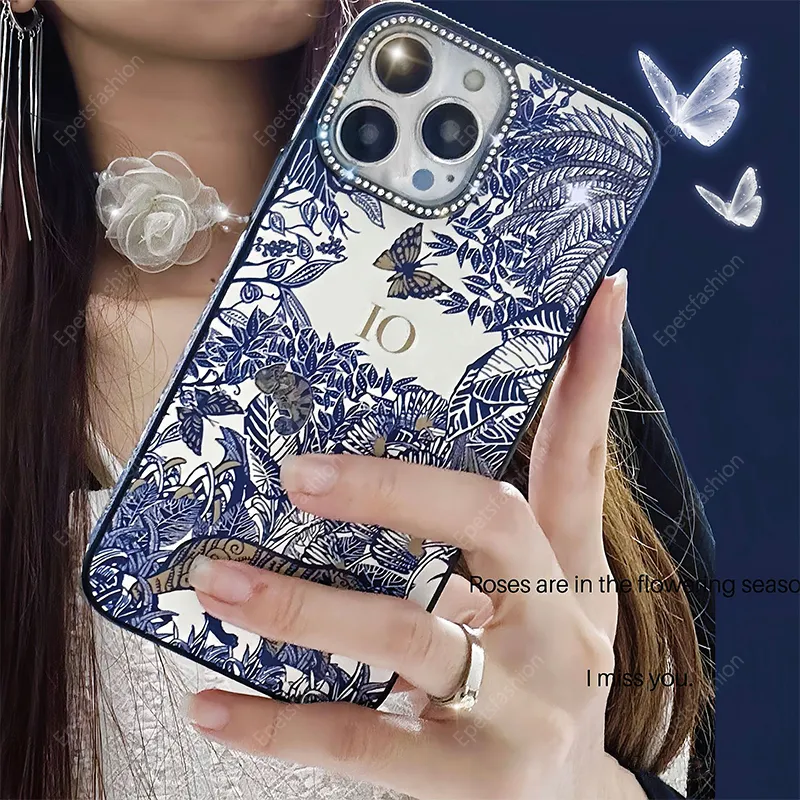 Design di stampa blu con abbellimenti come diamanti per un pacchetto completo e lussuoso e alla moda Anti drop iPhone Case per Apple 15Pro Max 12 13 14 Pro Max