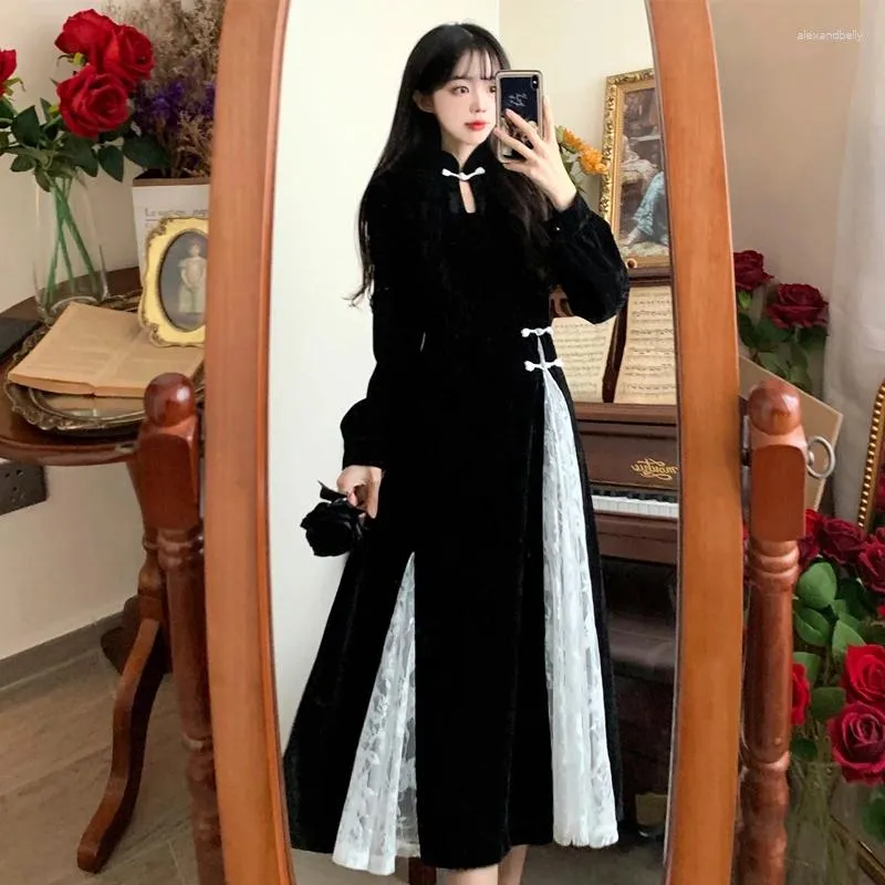 Casual Dresses Large Size Vintage Velvet Women's Autumn Style Fat Girl Stitching Chinese Lace Cheongsam Waist-Tight Word Dress