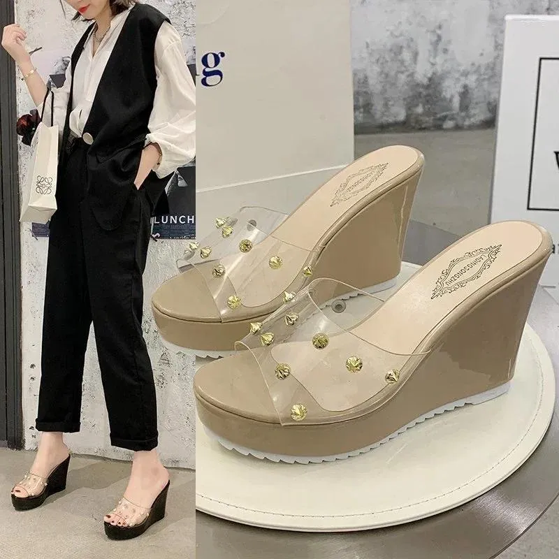 Sapatos de vestido 2024 Clear PVC Eraser Open Toe Cane Straw Platform Wedge Flip Flop Sandálias Moda Feminina Salto Alto Plus Size