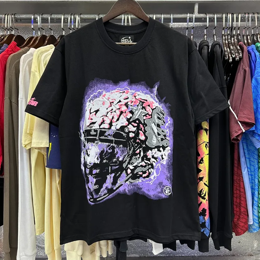 Camicia Hellstar Designer maschile Donne Tshirts Street Short Shipster Tanda in tessuto in tessuto in tessuto Lettering graffiti Stampa stampato Vintage Black Shee Tees Us S-XL 30