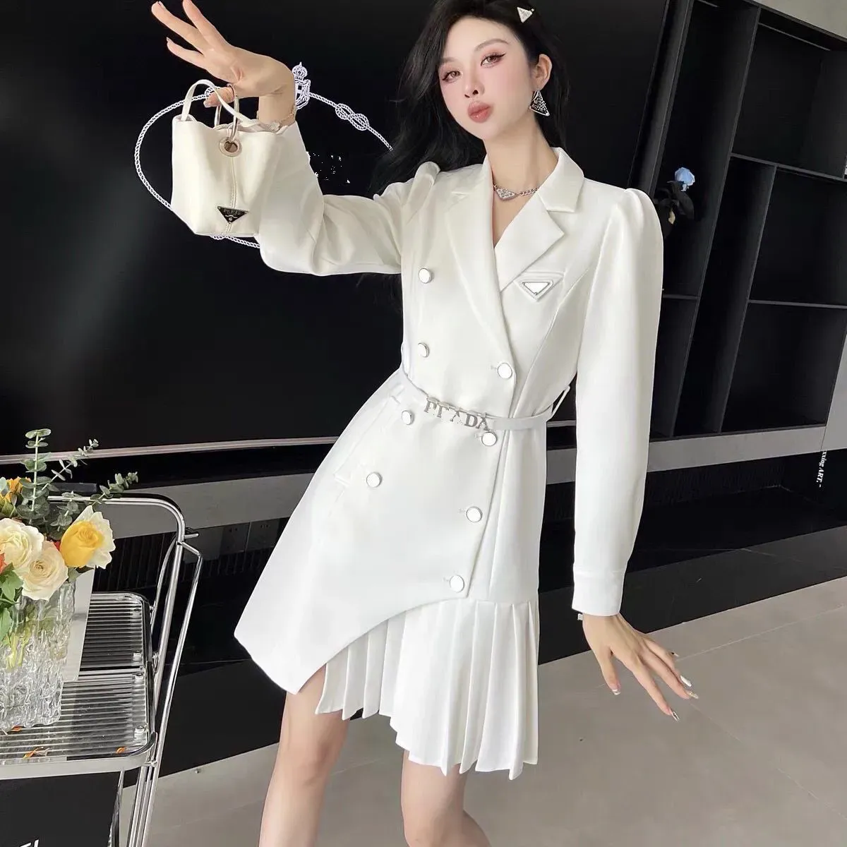 Womens Designer Suit Dress Clothing Prado High Grade Pressure Pleated Patchwork Girls Triangle Fashion French Shopping and Dating