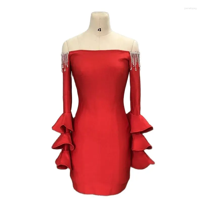 Casual jurken Dames met lange mouwen, ruches, avondfeest, sexy bodycon-jurk, rood, off-shoulder, kralen, details Groothandel lente